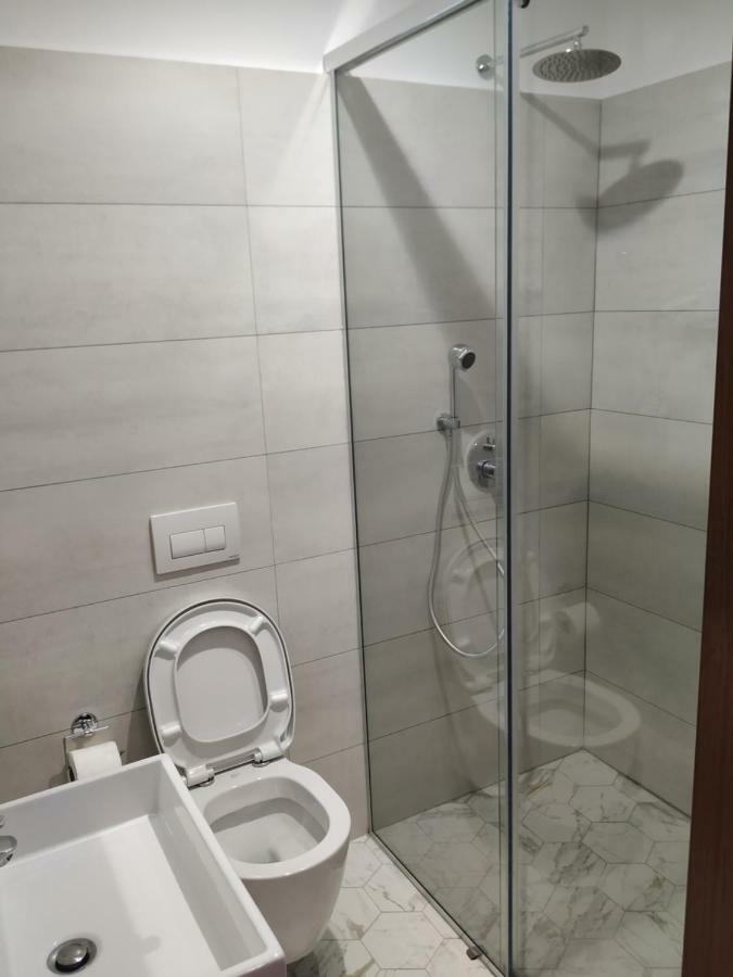 Hotel Pelikan Дивяка Екстериор снимка