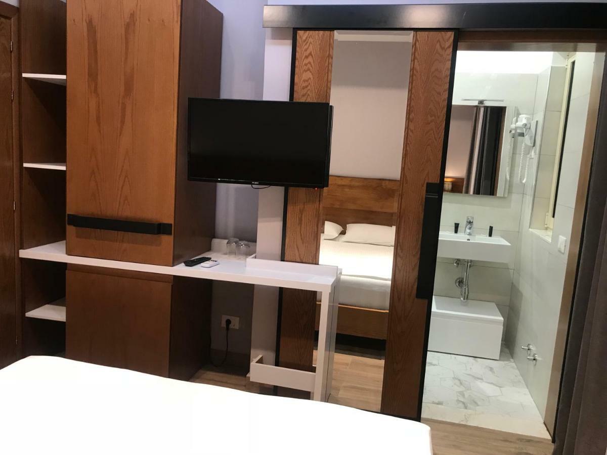 Hotel Pelikan Дивяка Екстериор снимка